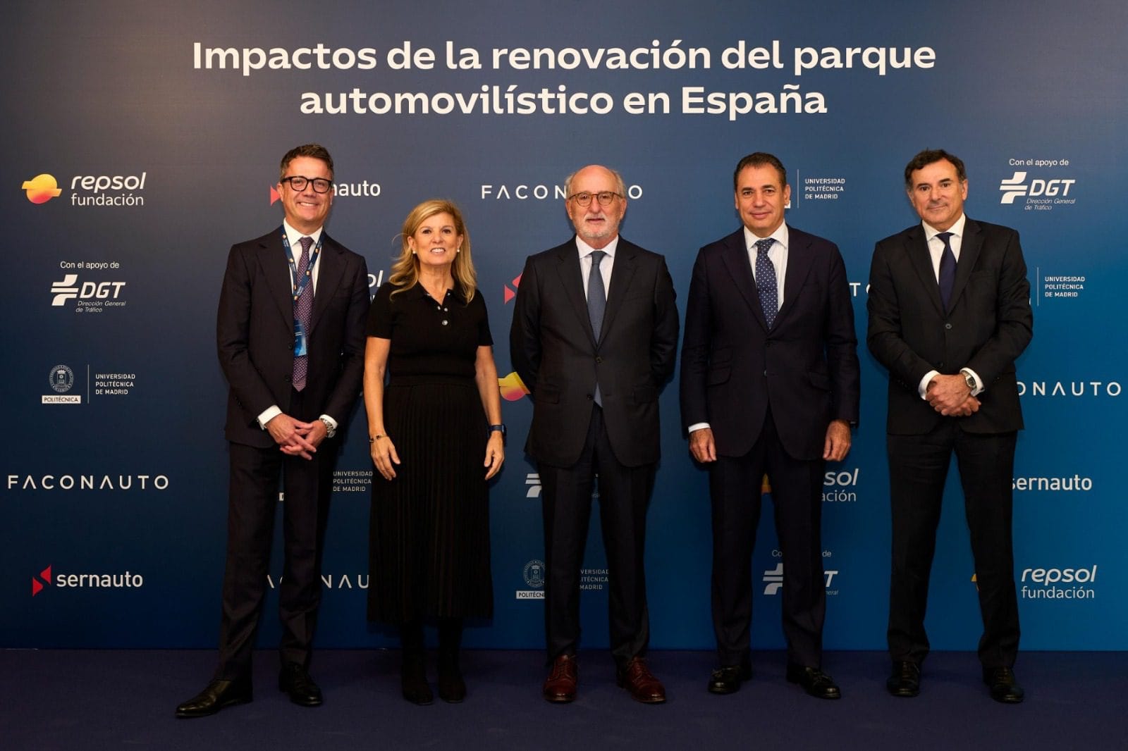 Representantes de Repsol, Faconauto, Sernauto y SigmaDos en la presentación del estudio en Madrid