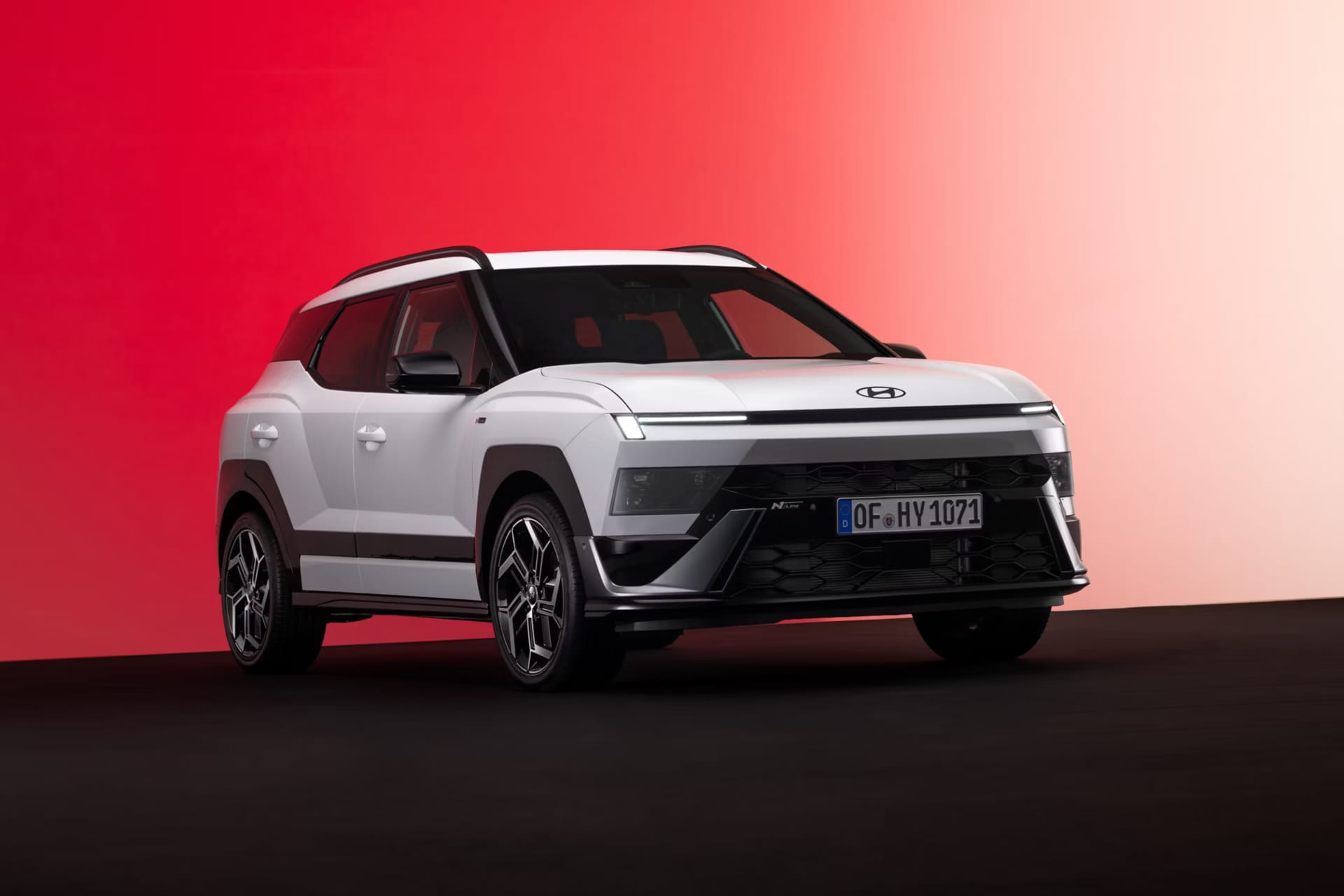 El nuevo Hyundai Bayon en color blanco visto de tres cuartos delantero
