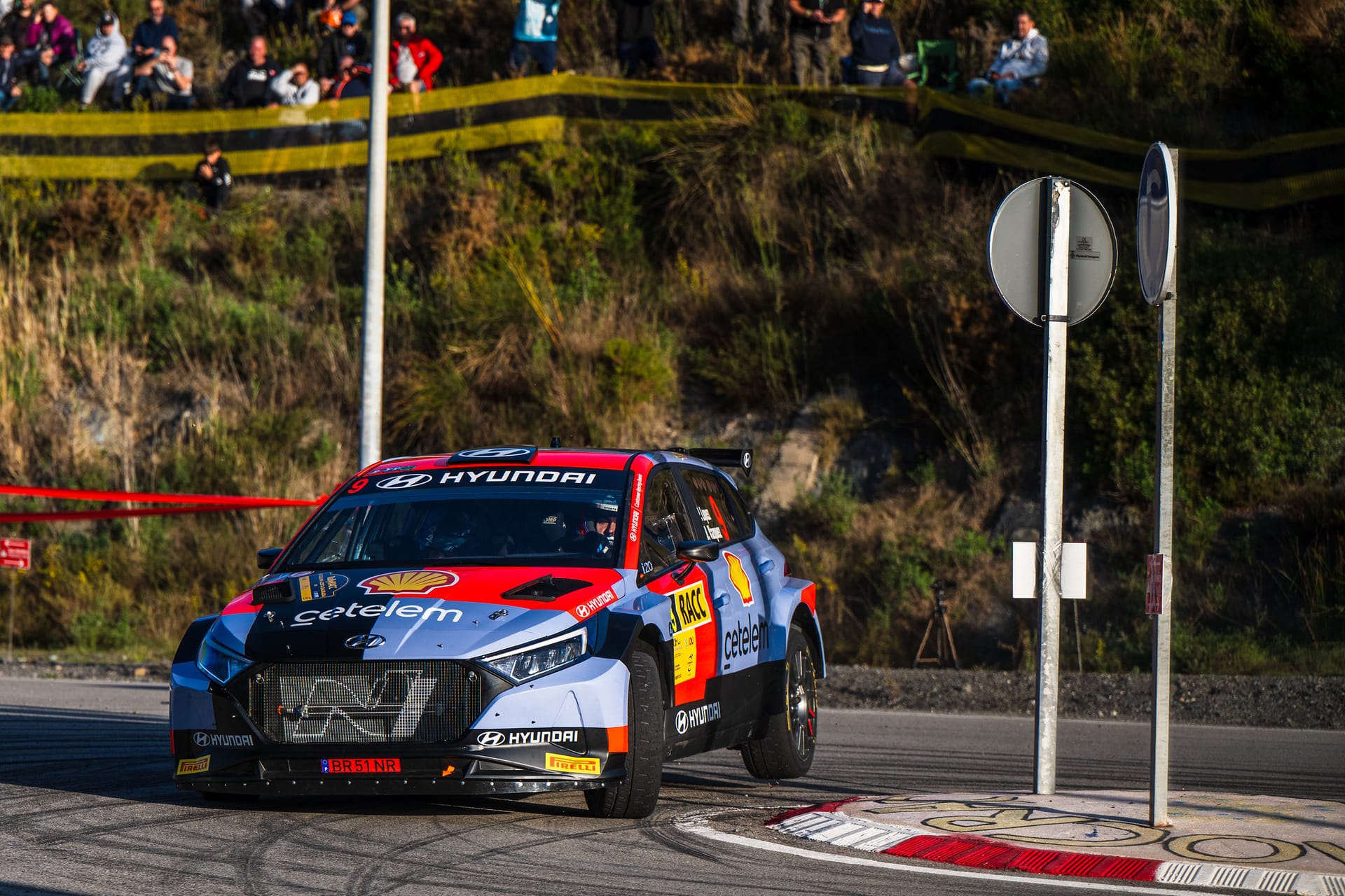 El Hyundai número 9 de Pepe López y David Vázquez, quintos