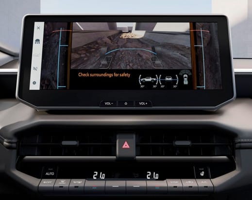 Interior de la nueva Toyota Hilux Hybrid 48V