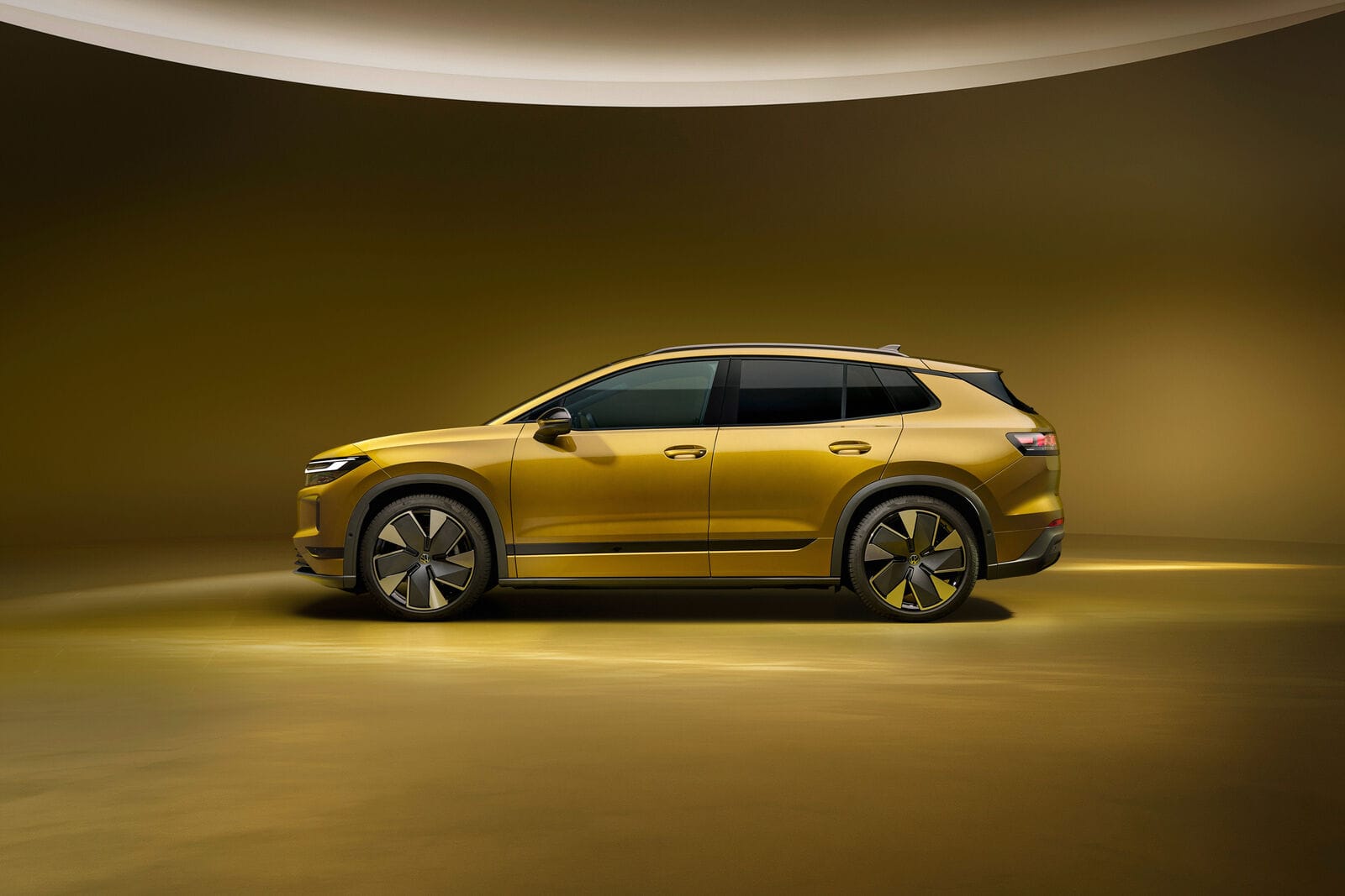 El Volkswagen ID. Tiguan de perfil